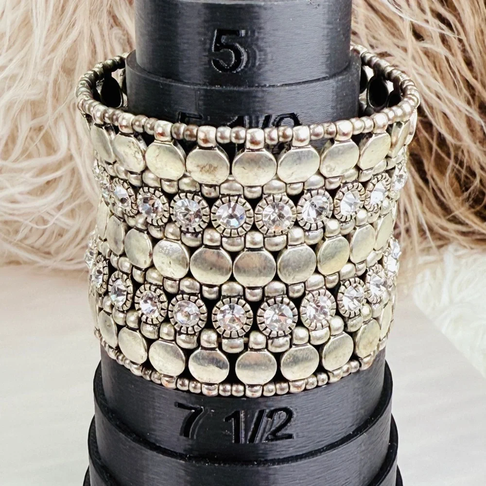 Vintage aged Silvertone crystal Beaded Stretch white band Bracelet